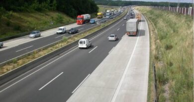 Pas z betonu obok asfaltowego pasa ruchu na A 61 w Niemczech. Rozmowa ze Stefanem Hoellerem z Referatu Autostrad Betonowych BASt- Bundesanstalt für Straßenwesen
